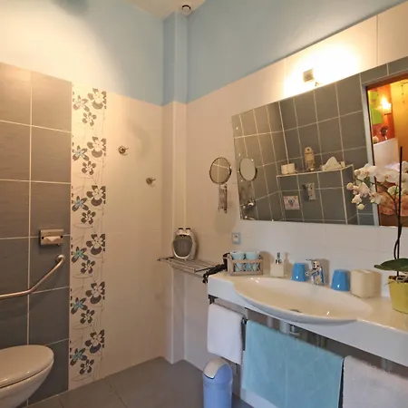 Le Bourg D'aunou, Petit Dejeuner Compris