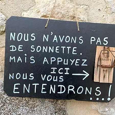 Le Bourg D'aunou, Petit Dejeuner Compris 3*