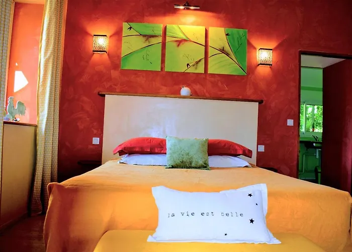 Le Bourg D'aunou, Petit Dejeuner Compris