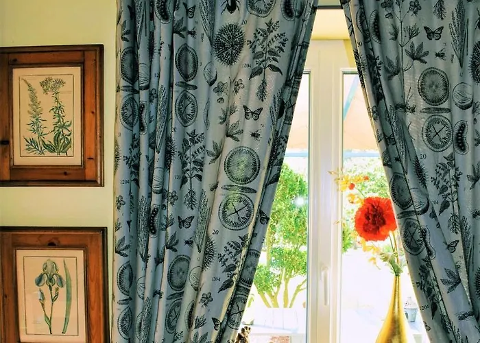 Le Bourg D'aunou, Petit Dejeuner Compris 3*