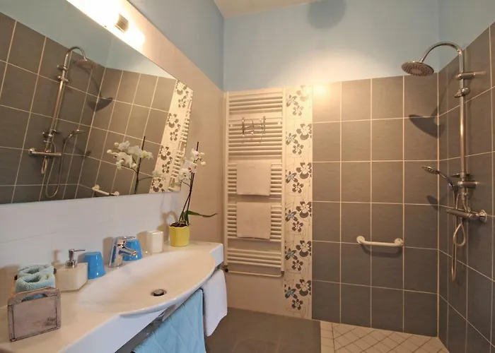 Bed & Breakfast Le Bourg D'aunou, Petit Dejeuner Compris